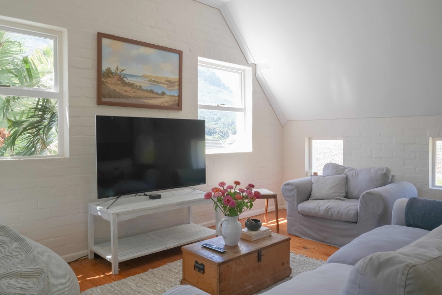 To Let 4 Bedroom Property for Rent in Bokkemanskloof Western Cape